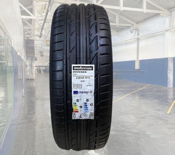 Pneu 225/45R19 Bridgestone Potenza S001 92W