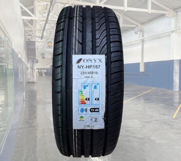 Pneu 235/45R19 Onyx NY-HP187 99W